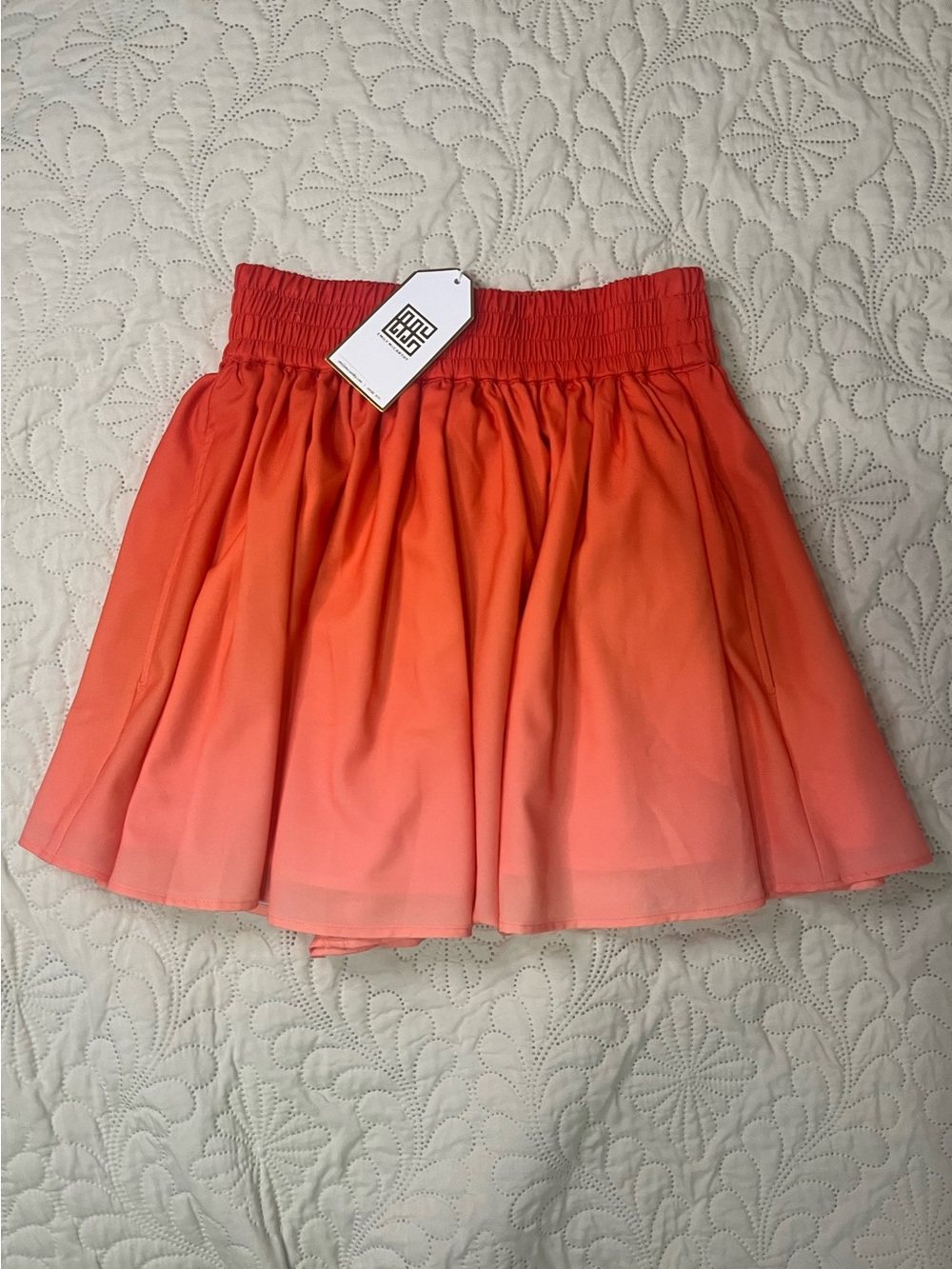 NWT EMILY MCCARTHY SWINGS SHORTS
CHERRY JUICE . XS